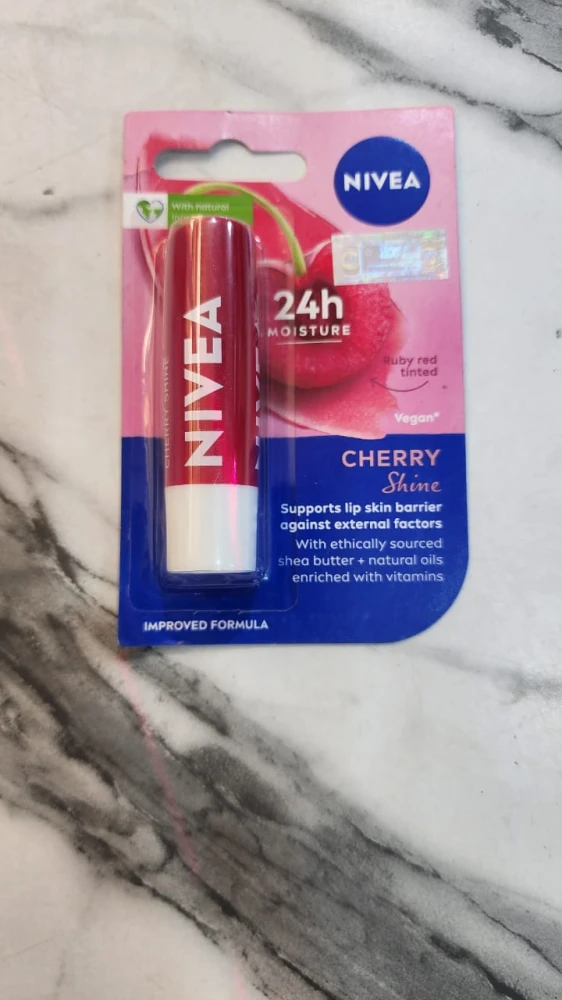 Nivea Cherry Shine 4.8g