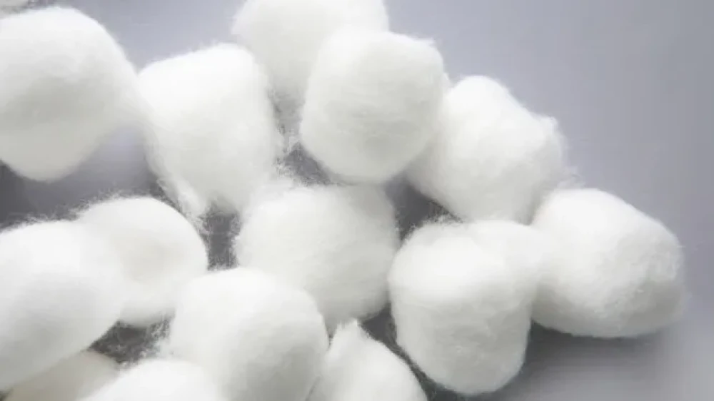 Pure safe & soft Cotton Balls 40g